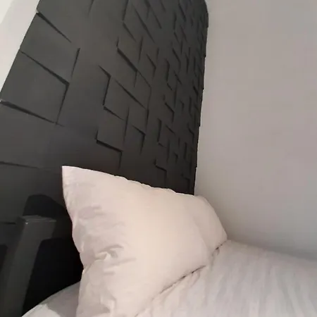 21/9 Baker Street * Lwów