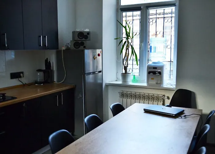 Hostel 21/9 Baker Street Λβιβ